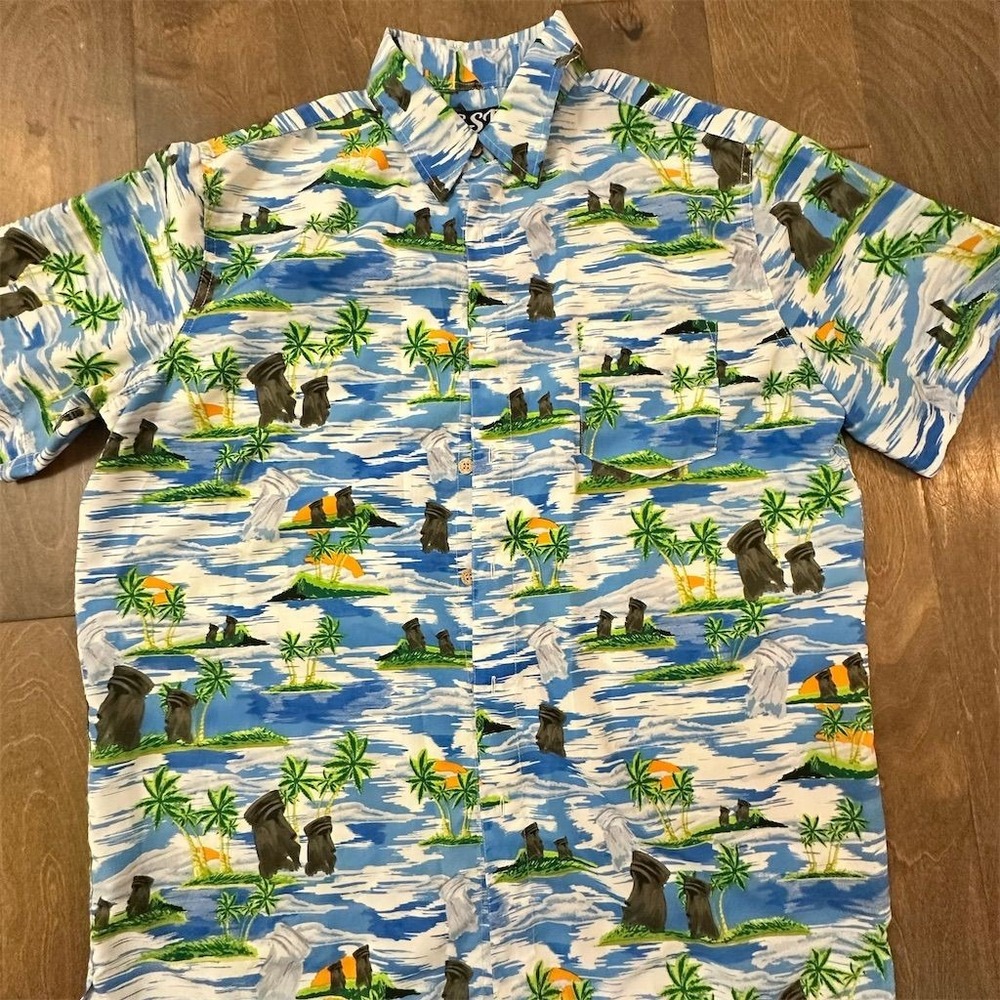 CSTL Men's Hawaiian Shirt L Tiki Graphic Print Short‎ Sleeve Casual